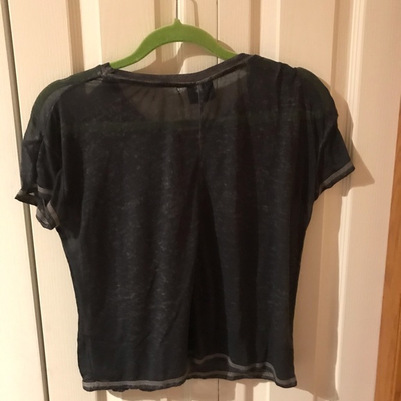 Gray tee shirt with pocket - Picture 2 of 3